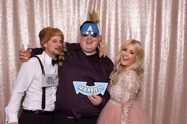 BLUSH-SEQUIN-PHOTO-BOOTH-BACKDROP